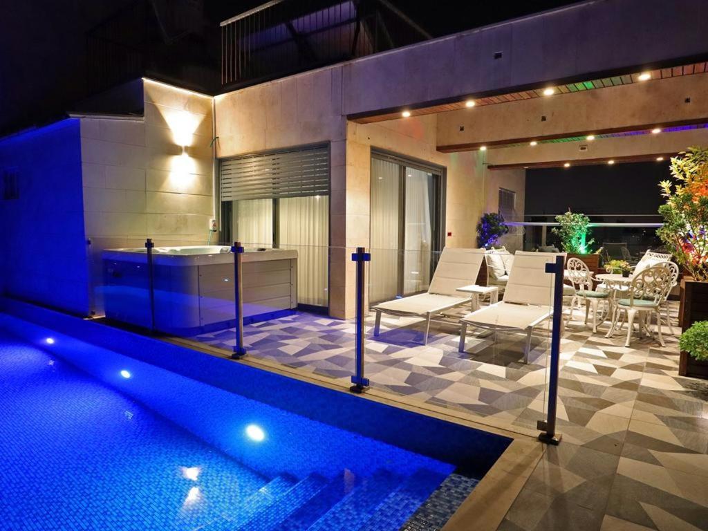 Luxury Rooftop – דירת גג יוקרתית בנתניה