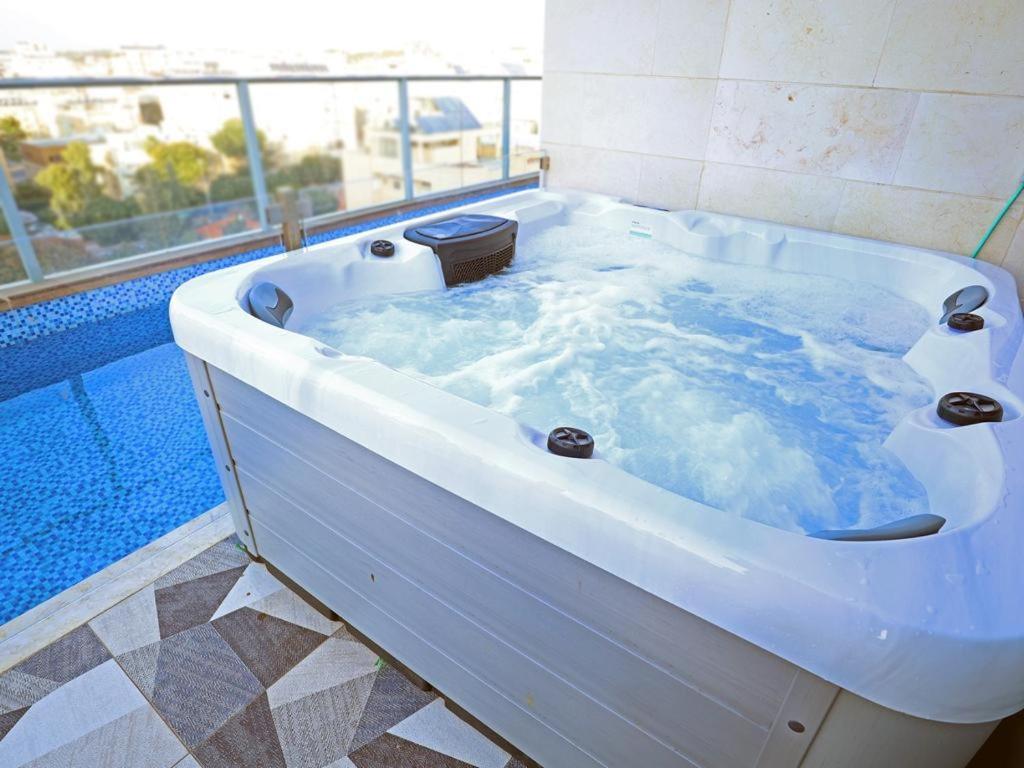Luxury Rooftop – דירת גג יוקרתית בנתניה